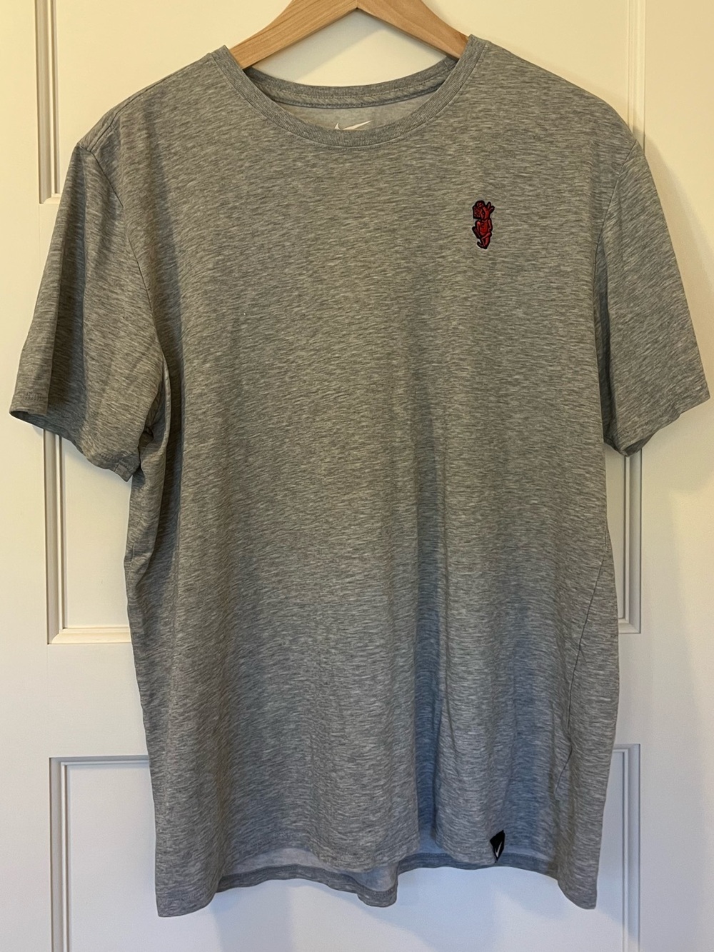 🏀 Nike Kyrie Irving Dri-FIT T-Shirt Gray Red Black Men’s Large
